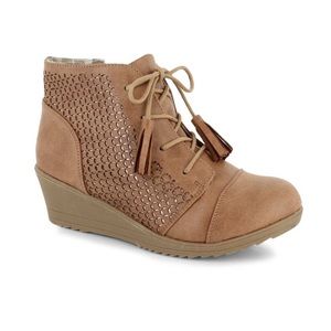 NEW Report Girl’s Winnie Wedge